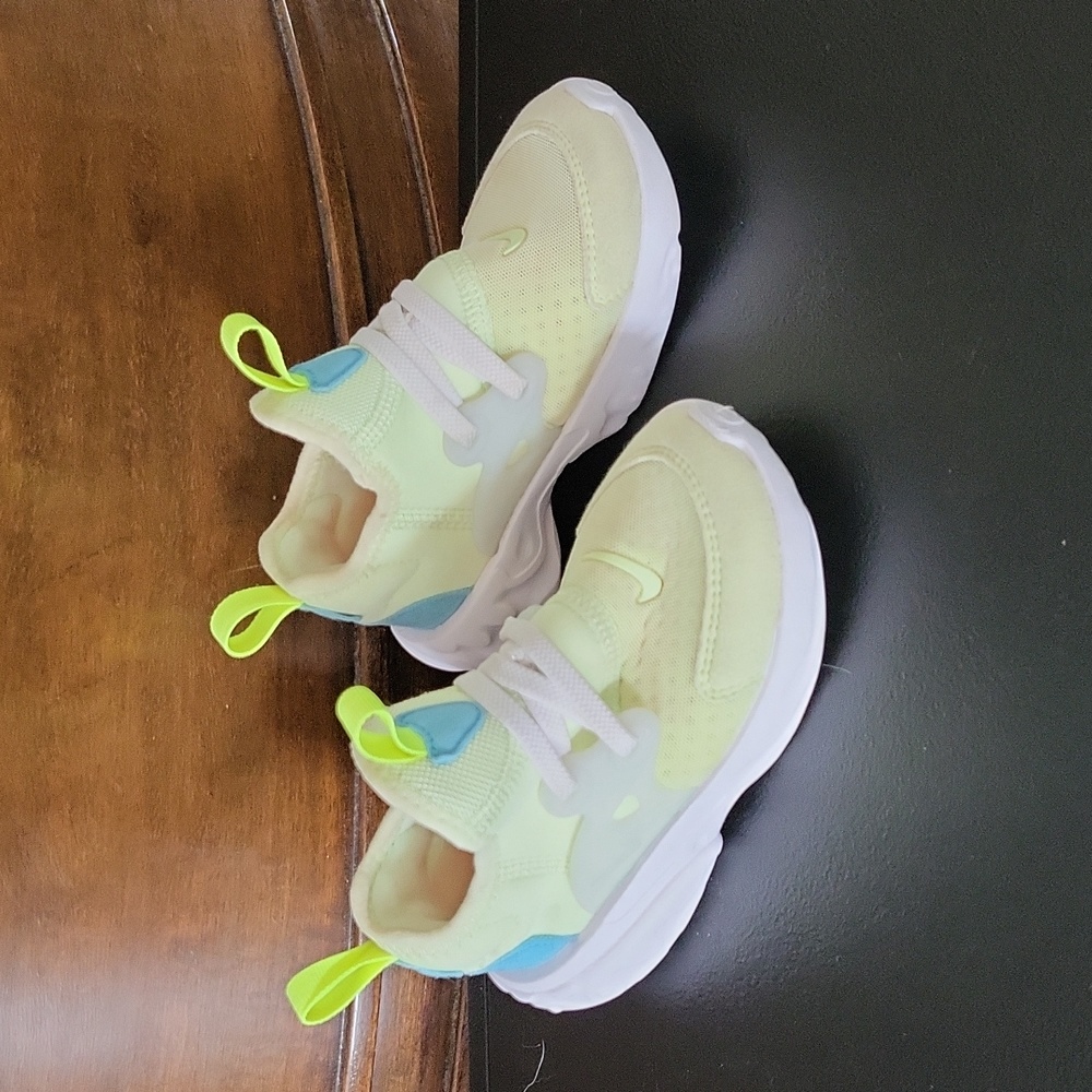 Nike girls slip-on sneakers Size 8